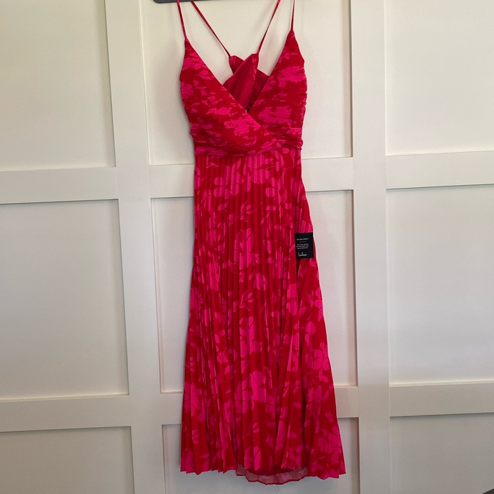 🆕 Lulu’s Pleated Dress